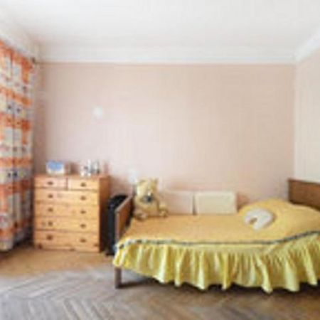 Comfortable Isolated Turnkey Room Near The Subway And The International Exhibition Center Kiev Esterno foto