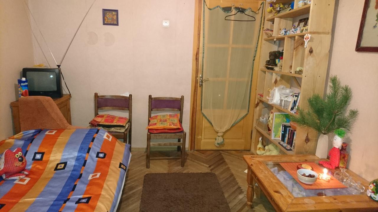 Comfortable Isolated Turnkey Room Near The Subway And The International Exhibition Center Kiev Esterno foto